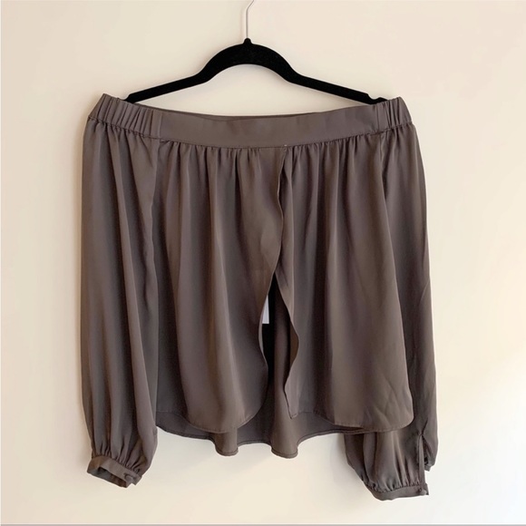 L’Academie Romantic Off The Shoulder Top - Picture 6 of 6